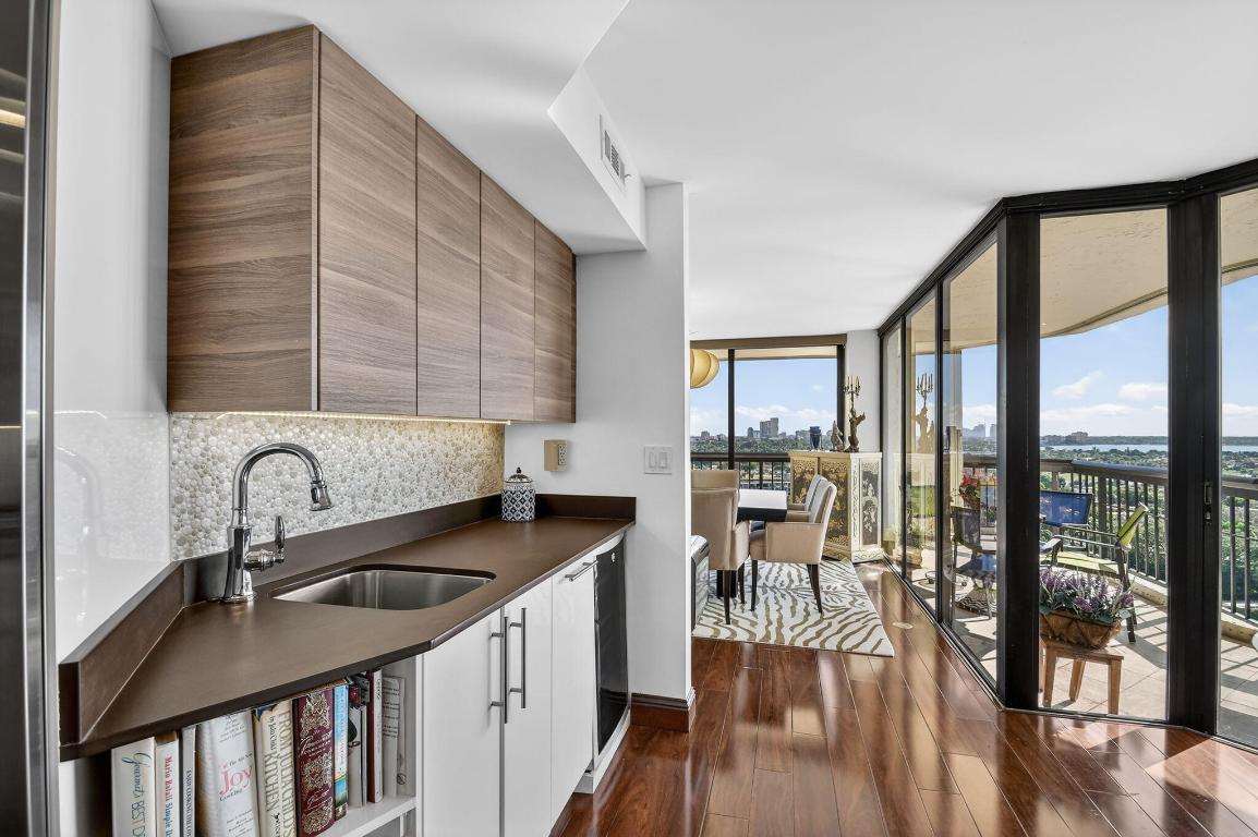 CONSULATE CONDO - Residential