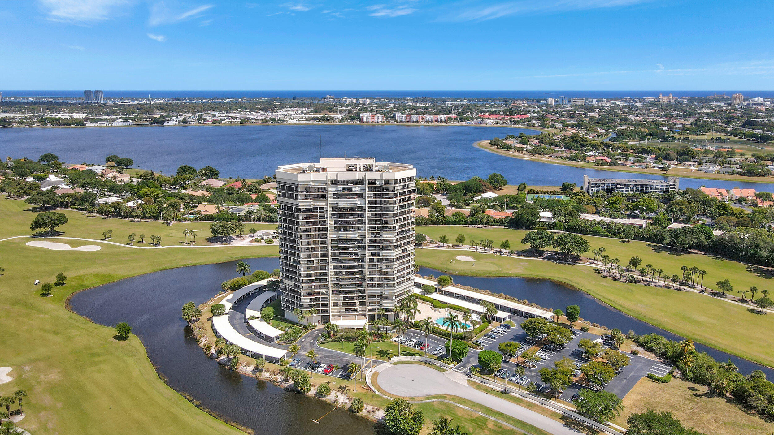 1900 Consulate Place 1603