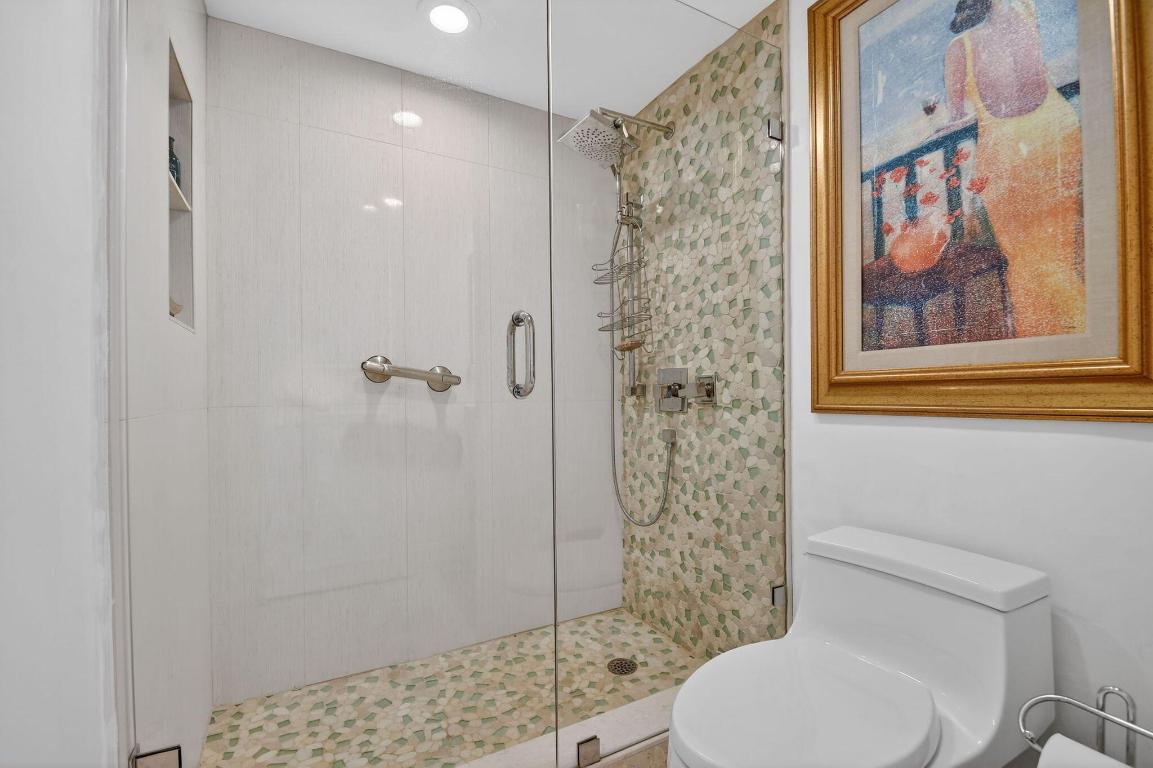 CONSULATE CONDO - Residential