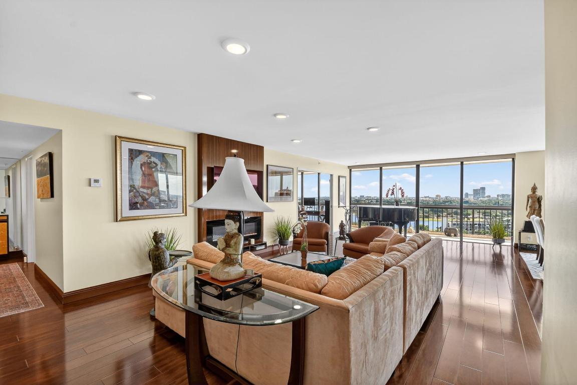 CONSULATE CONDO - Residential