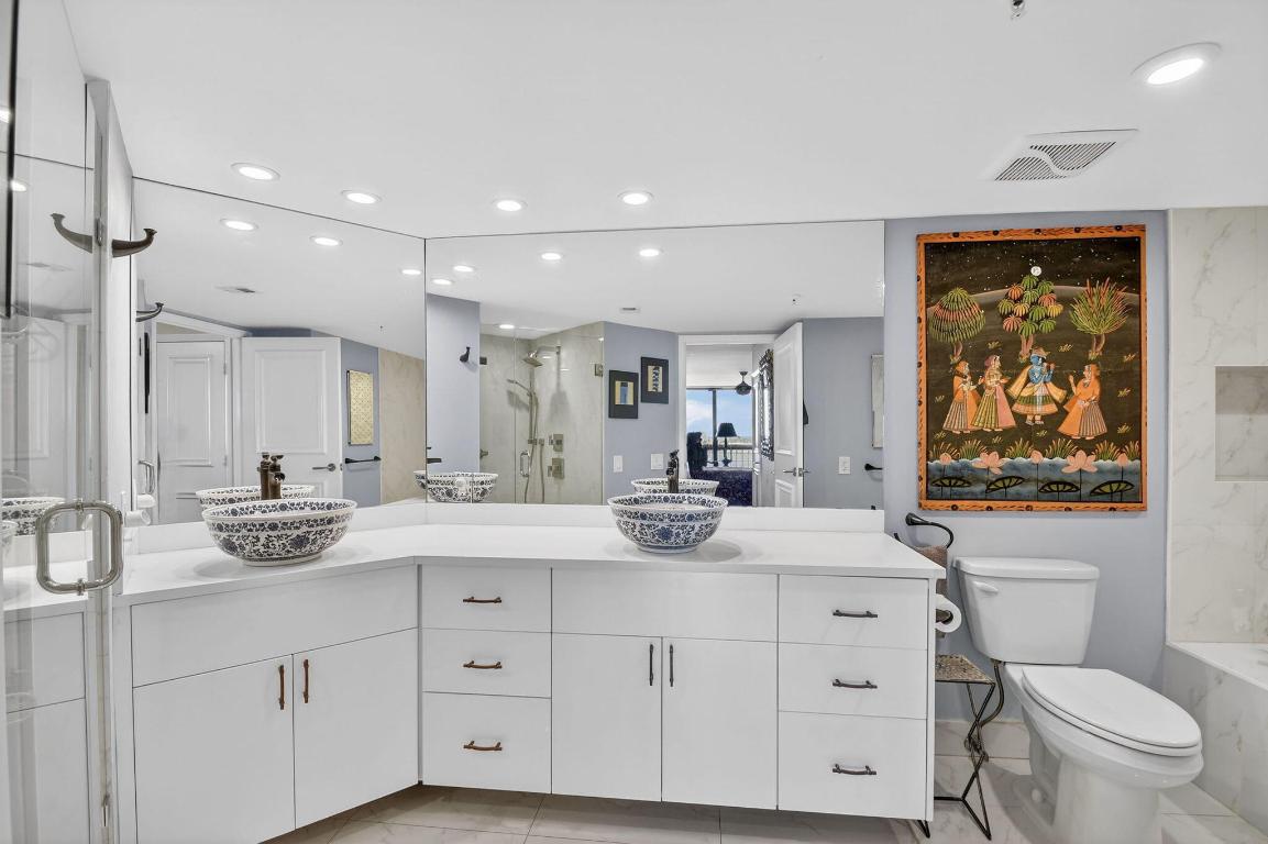 CONSULATE CONDO - Residential