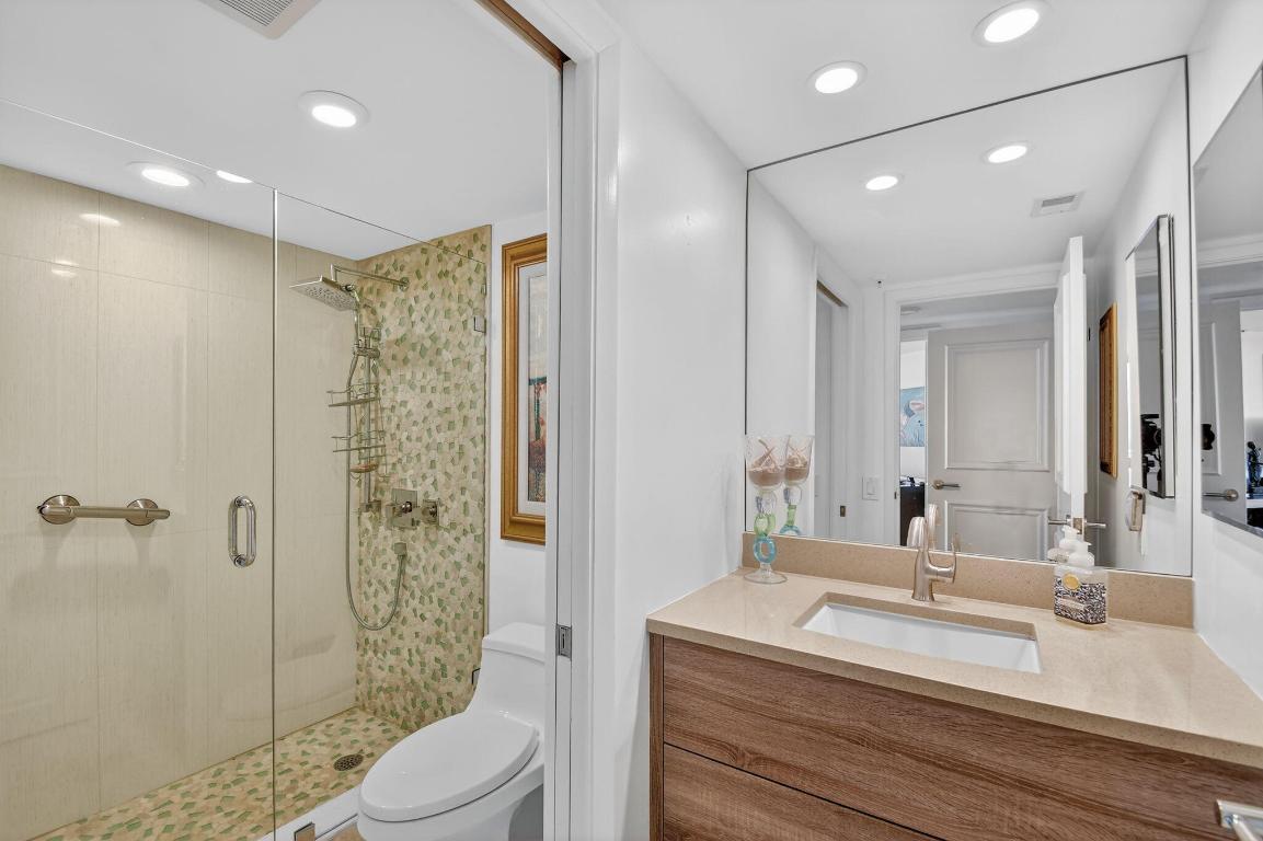 CONSULATE CONDO - Residential