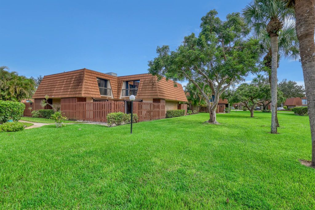 Photo of 825 Center Street #14b, Jupiter, FL 33458 (MLS # R11127374)