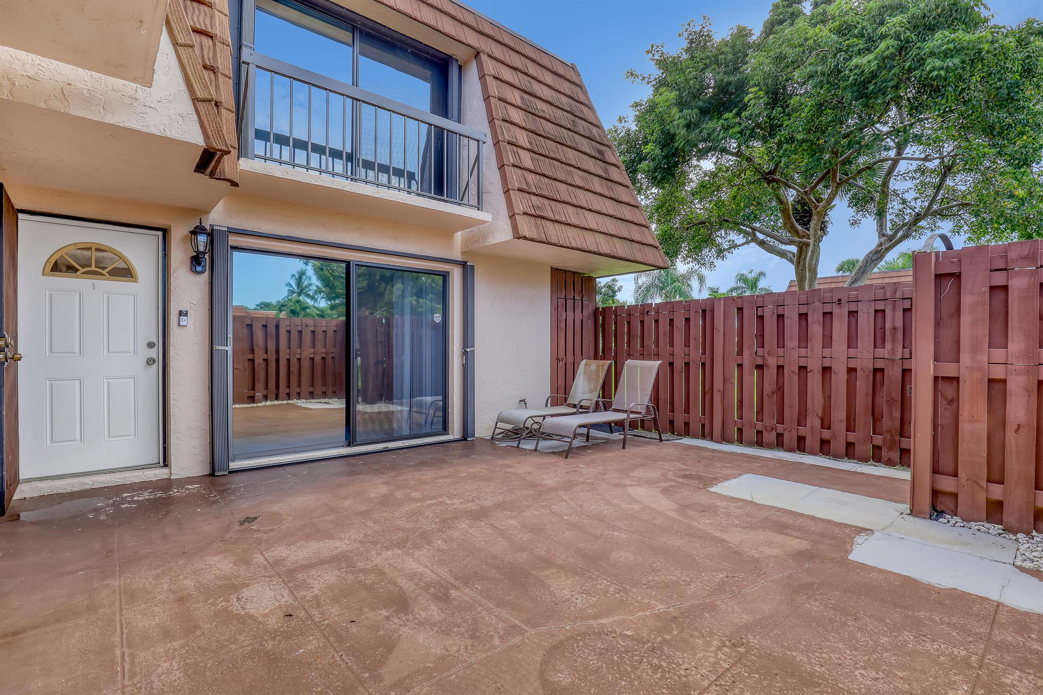 825 Center Street 14b