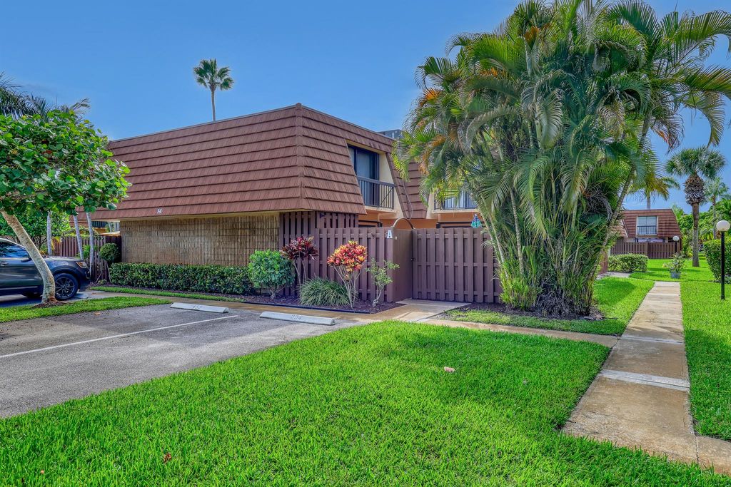 Photo of 825 Center Street #14b, Jupiter, FL 33458 (MLS # R11127374)