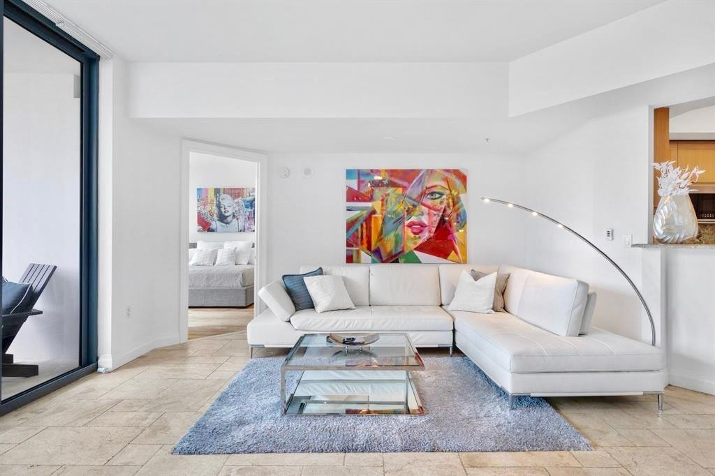 333 Las Olas Way 404