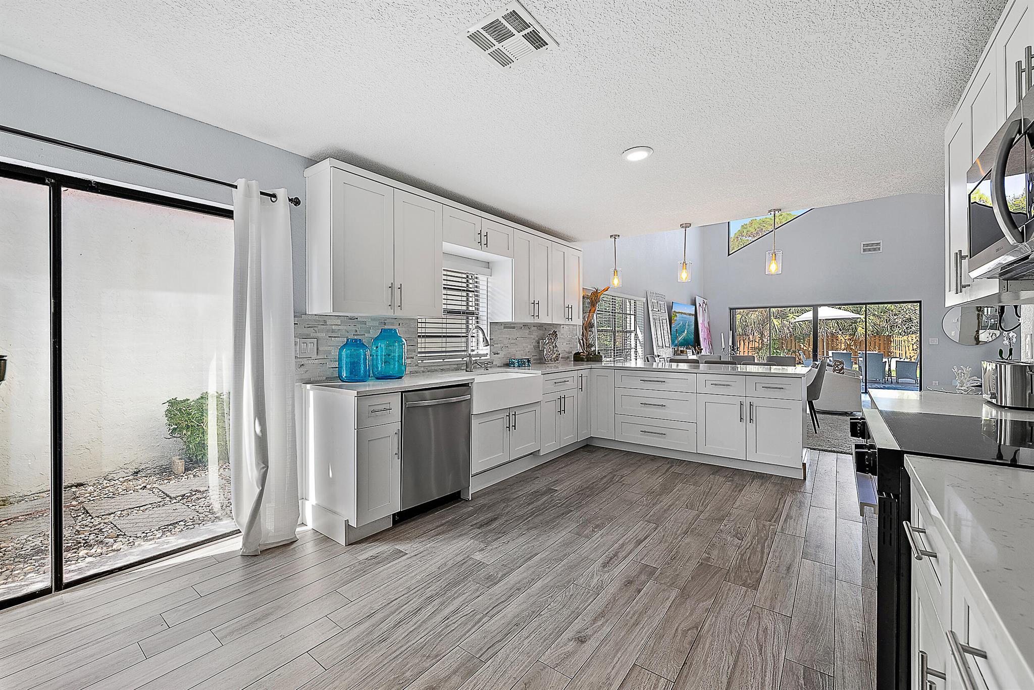 Crystal Pointe - Residential