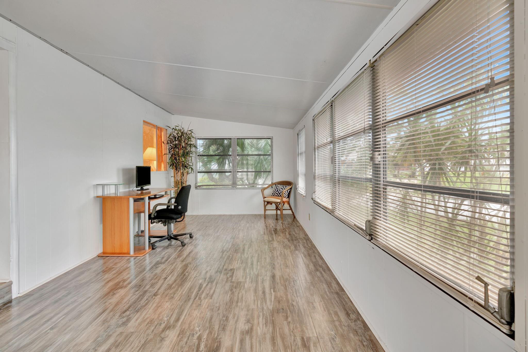 Ridgeway Mobile Home 08 - Residential