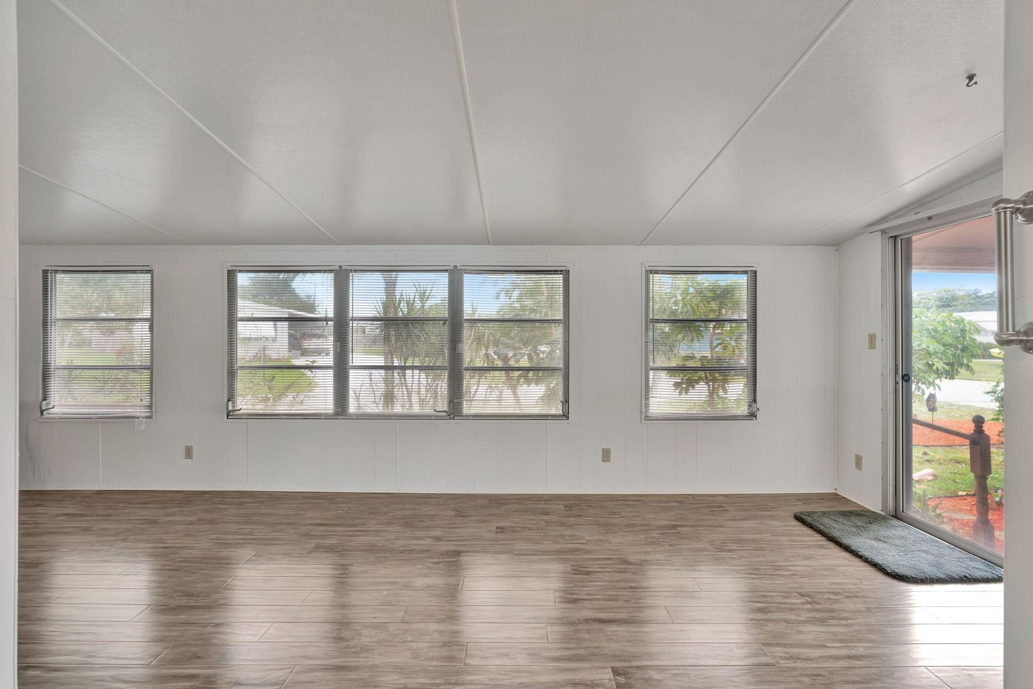 Ridgeway Mobile Home 08 - Residential