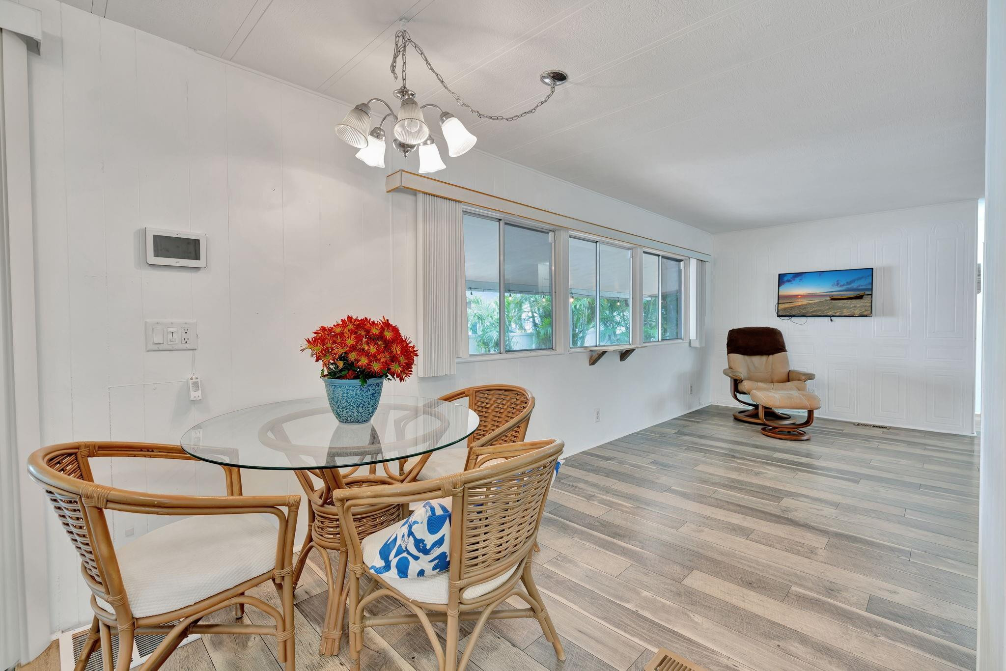 Ridgeway Mobile Home 08 - Residential