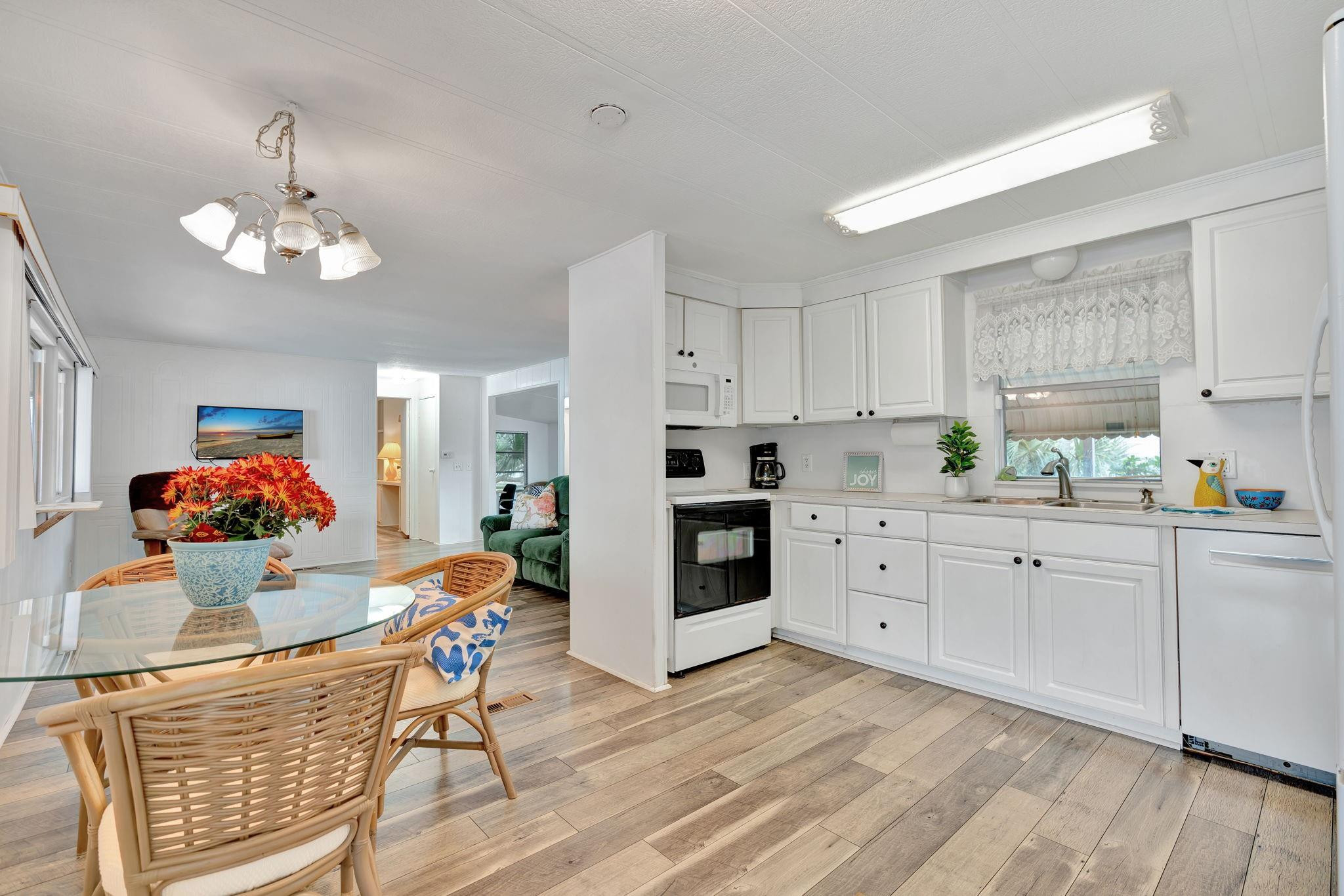 7184 SE Redbird Circle