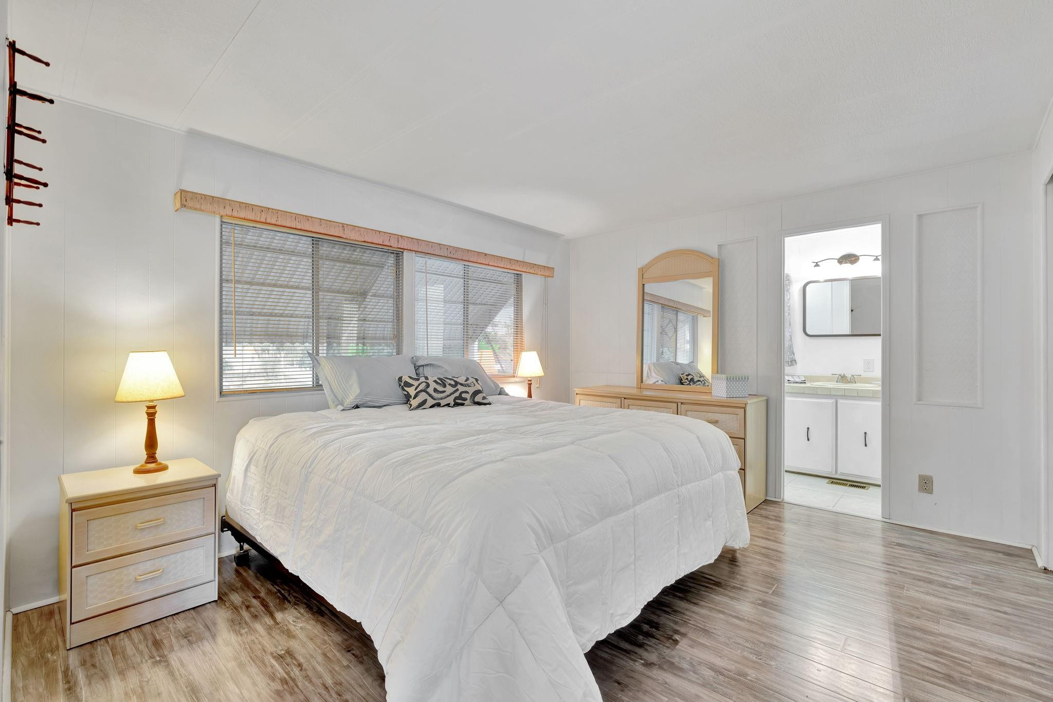 Ridgeway Mobile Home 08 - Residential