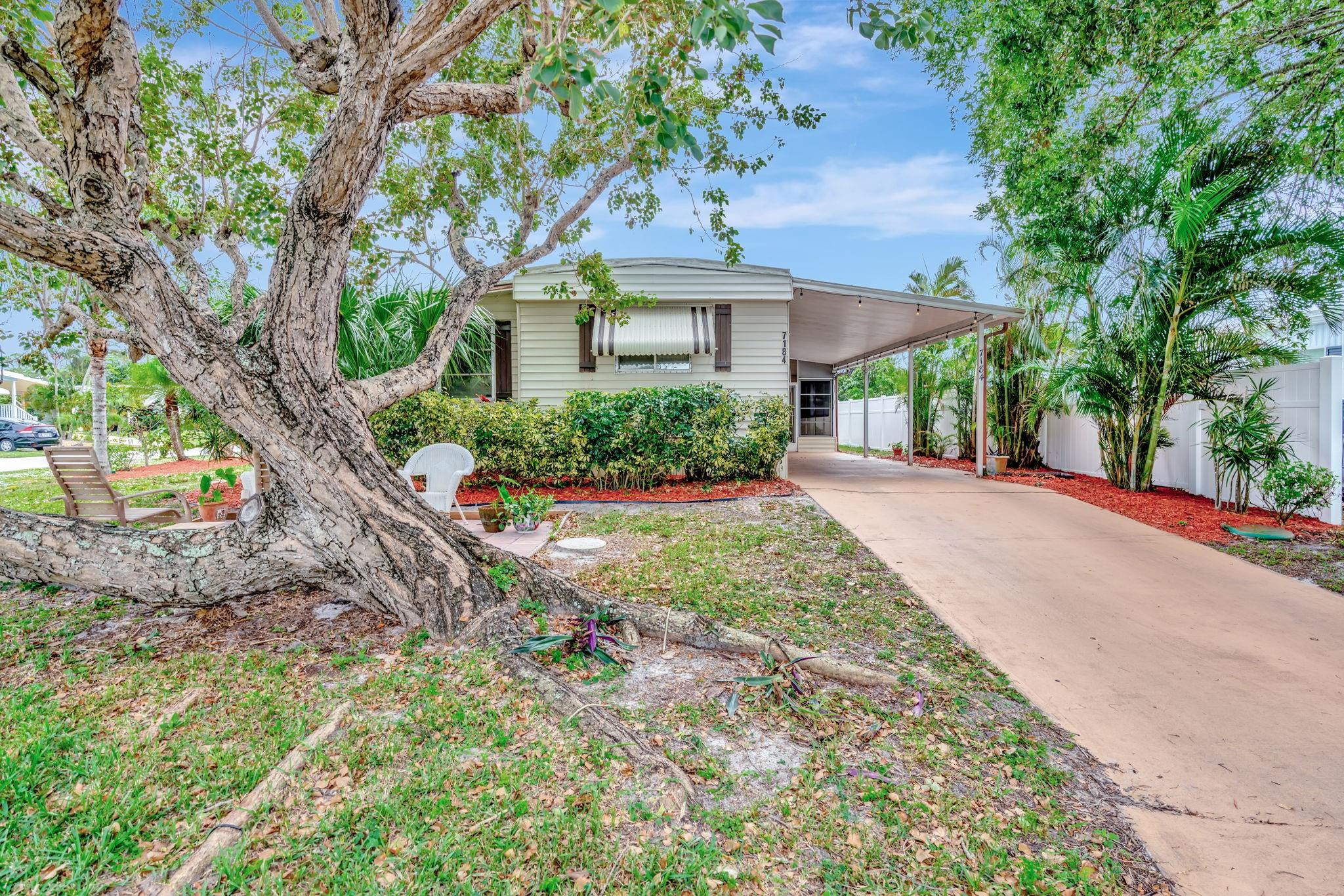 7184 SE Redbird Circle