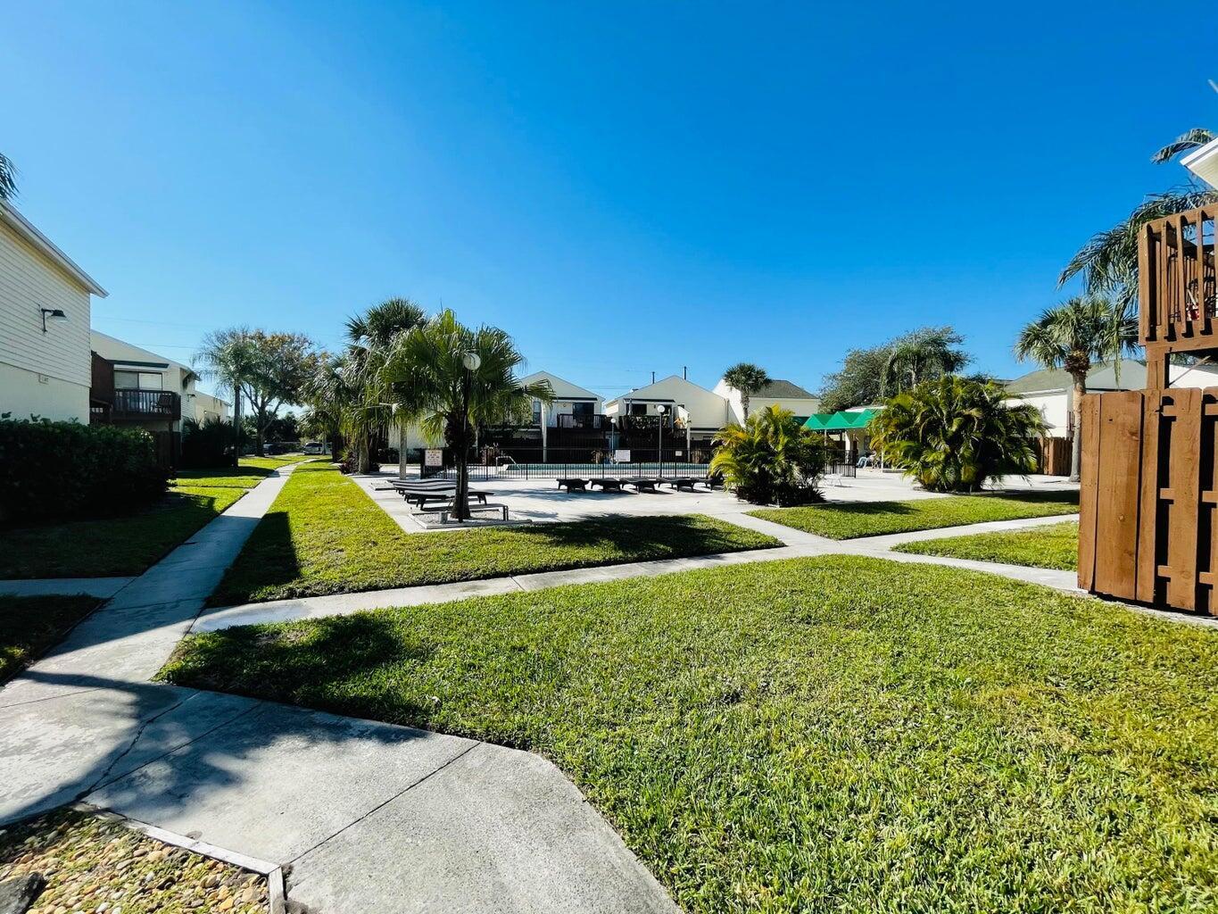 637 Executive Center Drive N208