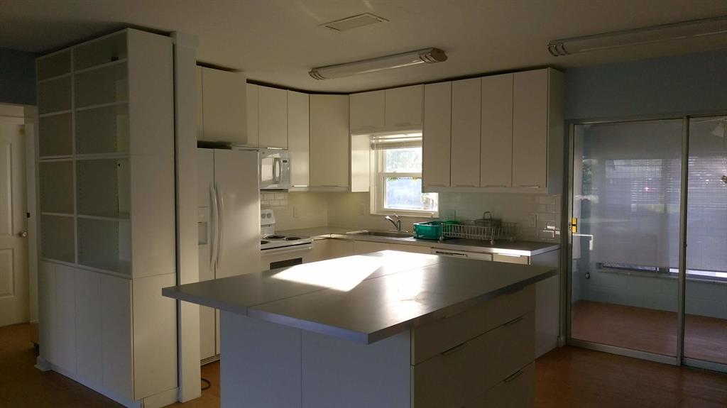 RIVER PARK UNIT 3 - Residential Lease