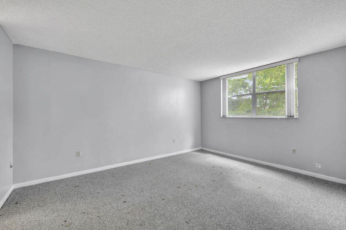 LIME BAY CONDOMINIUM 8 - Residential