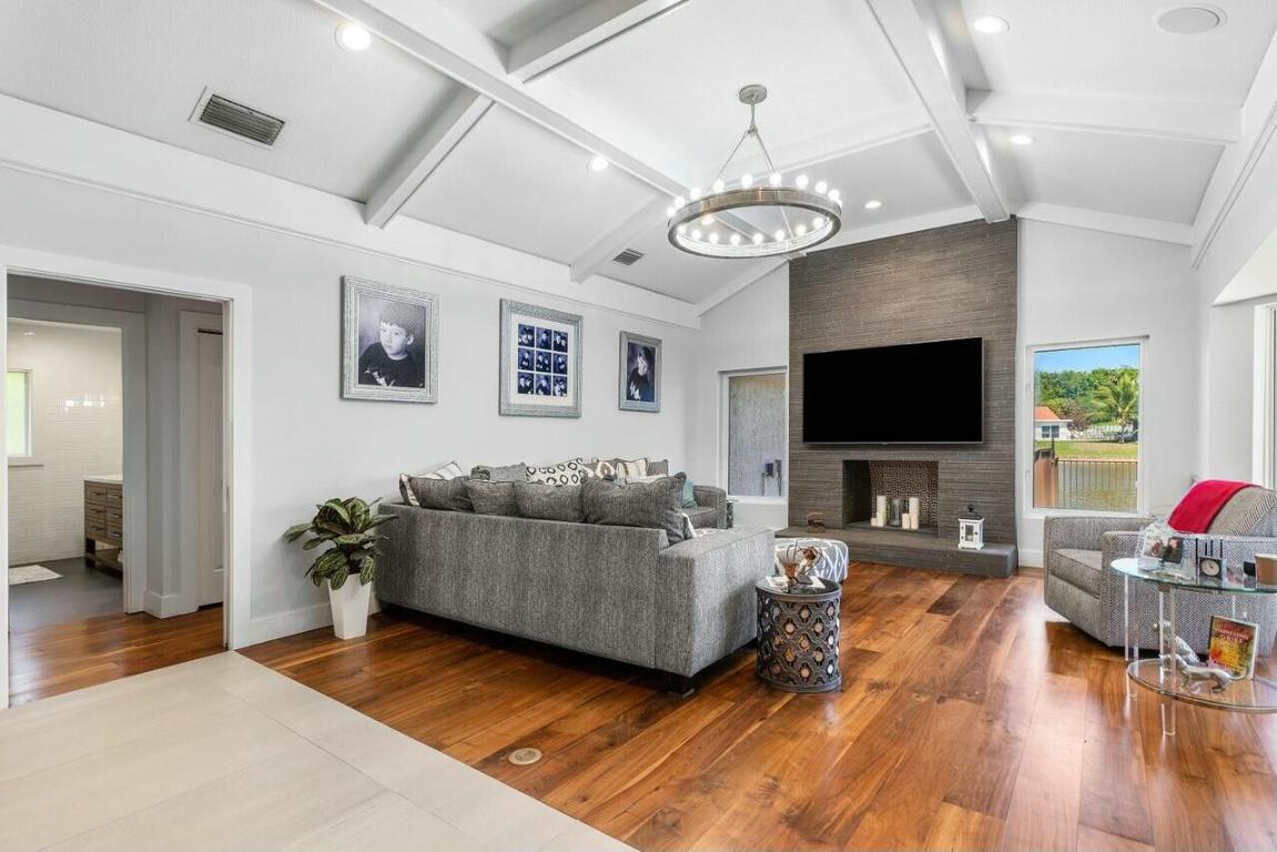 Estancia West - Residential