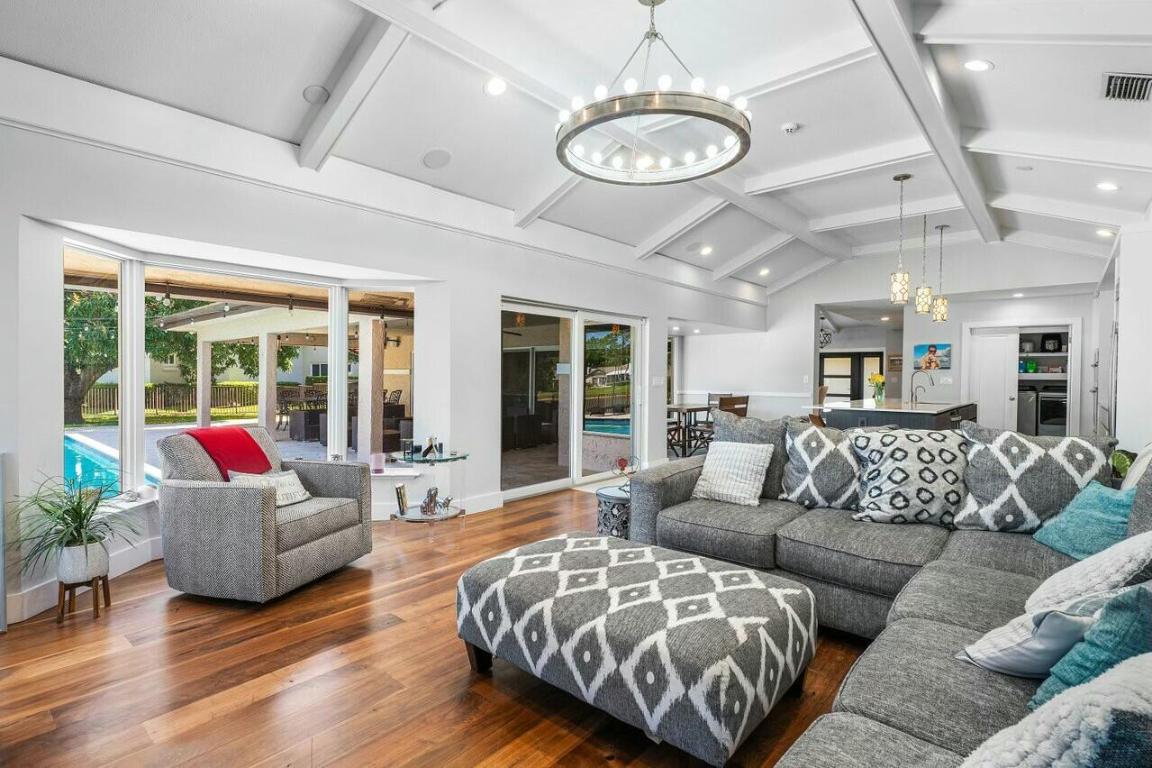 Estancia West - Residential