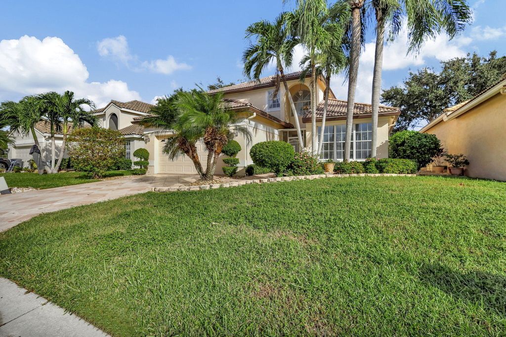 Photo of 13536 Weyburne Drive, Delray Beach, FL 33446 (MLS # R11027608)