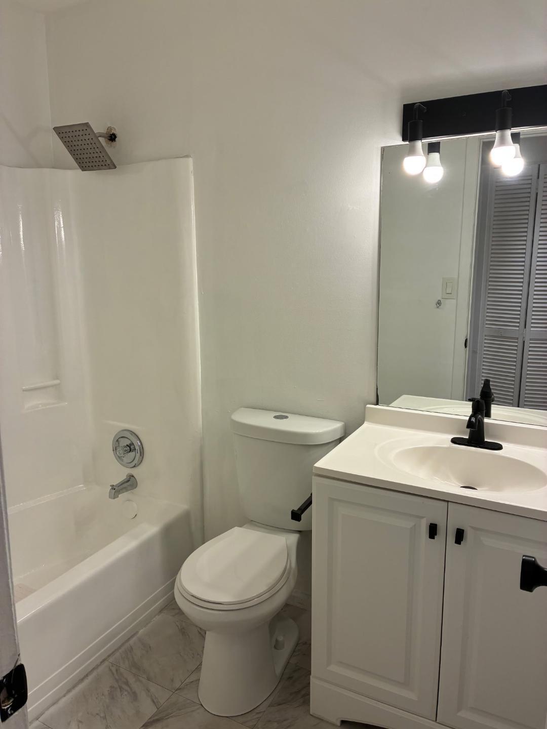 SHAKER WOODS VILLAGE - Residential