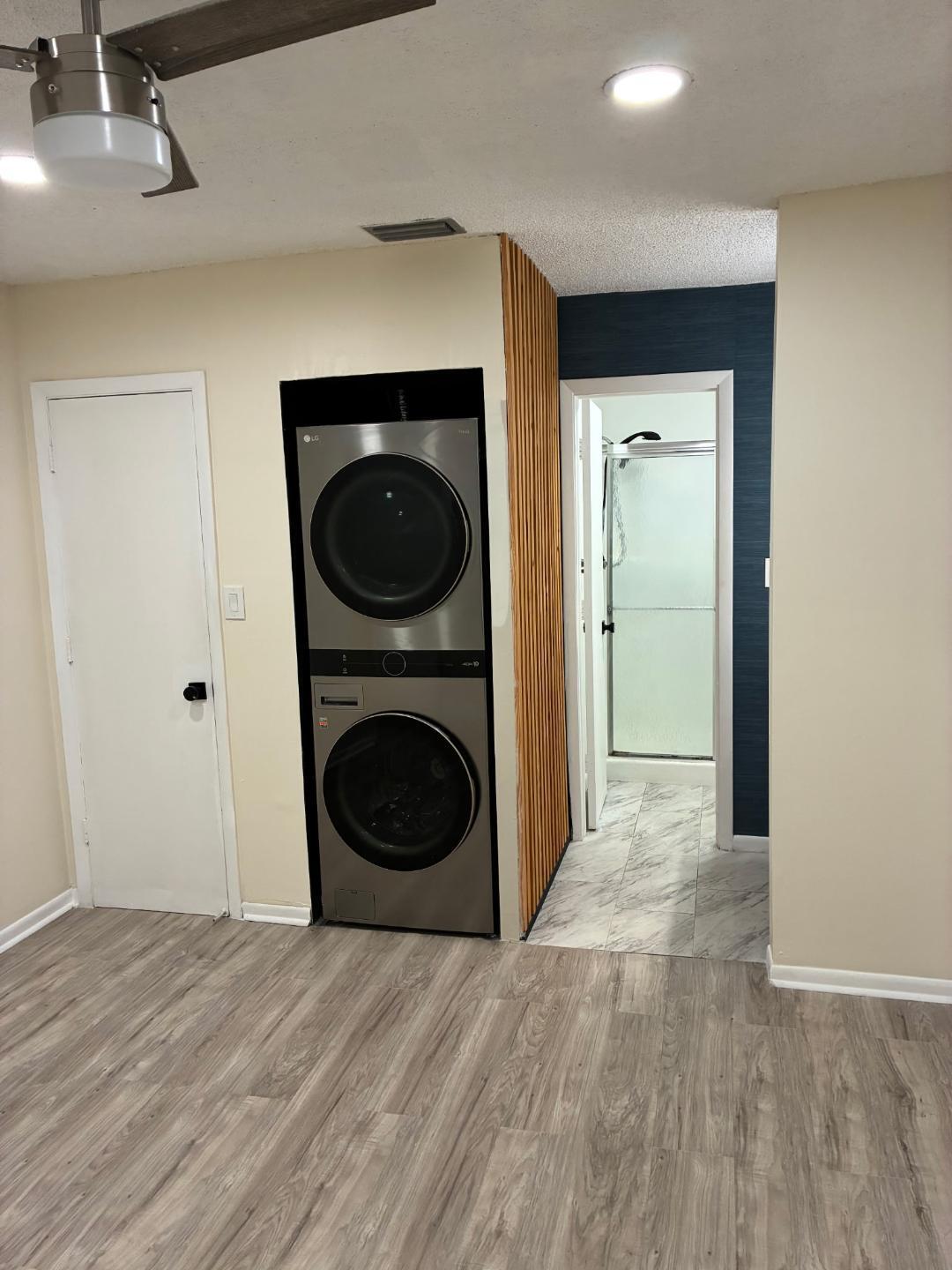 SHAKER WOODS VILLAGE - Residential