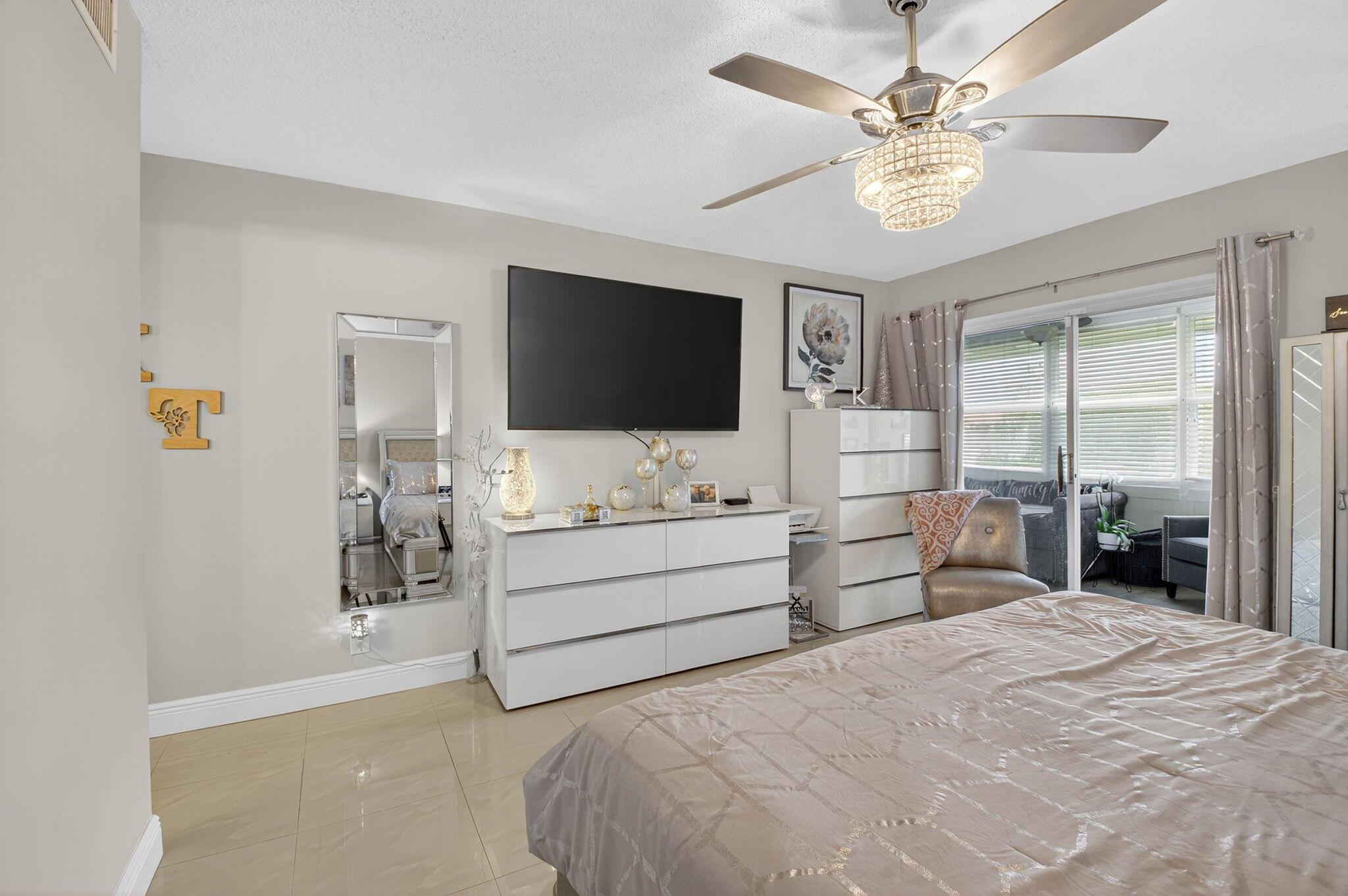 VILLAGES OF ORIOLE DEAUVI - Residential Lease