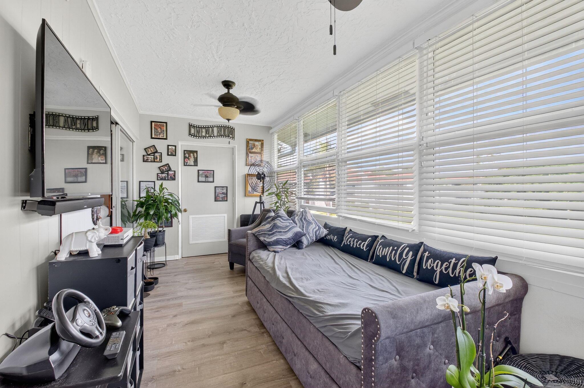 VILLAGES OF ORIOLE DEAUVI - Residential Lease