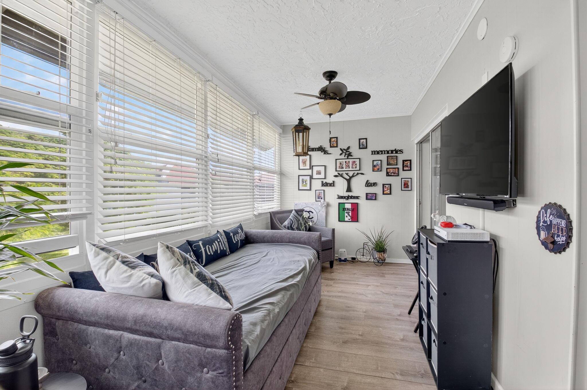 VILLAGES OF ORIOLE DEAUVI - Residential Lease