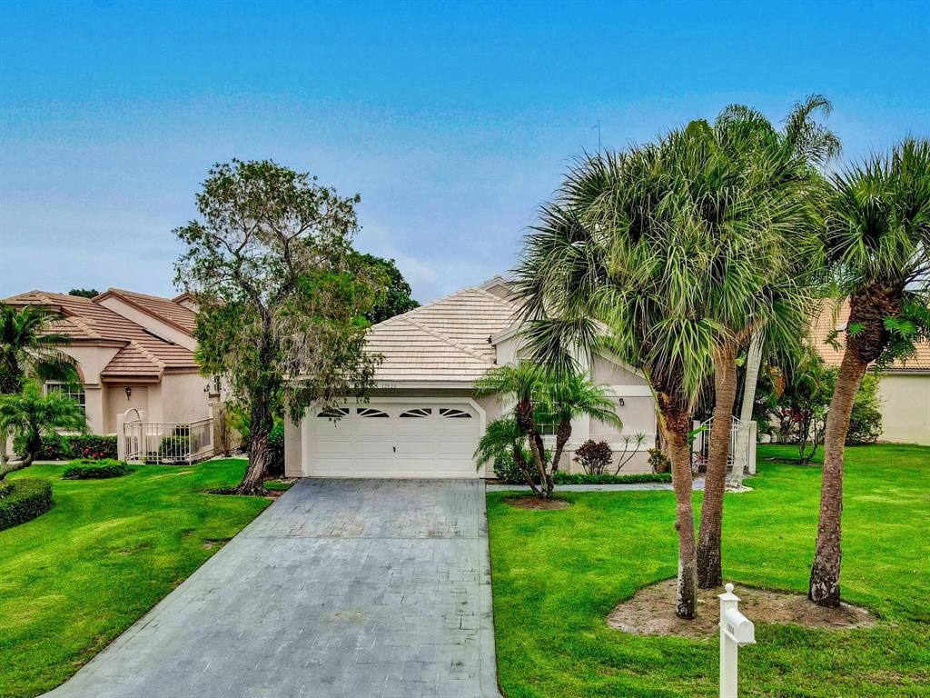 Photo of 12836 Touchstone Place, Palm Beach Gardens, FL 33418 (MLS # R10727516)