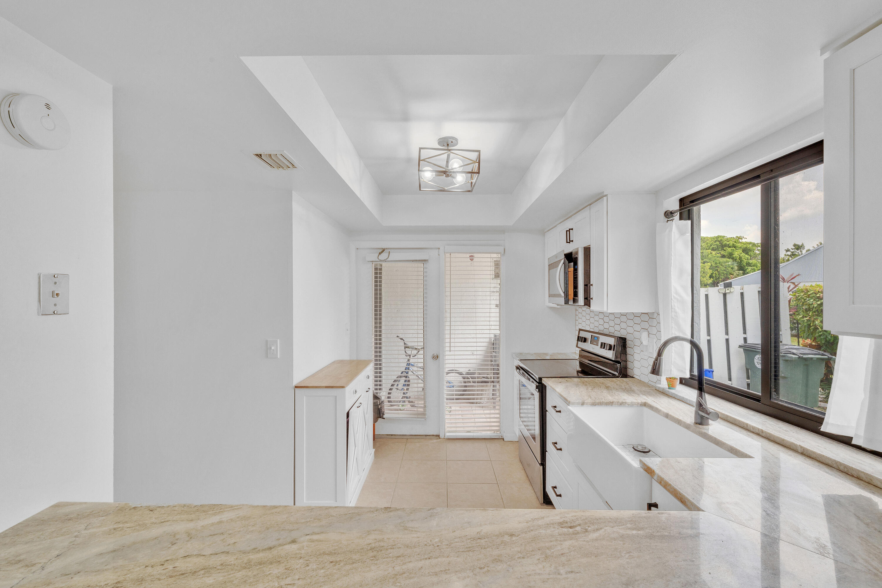 235 NW 15TH Street