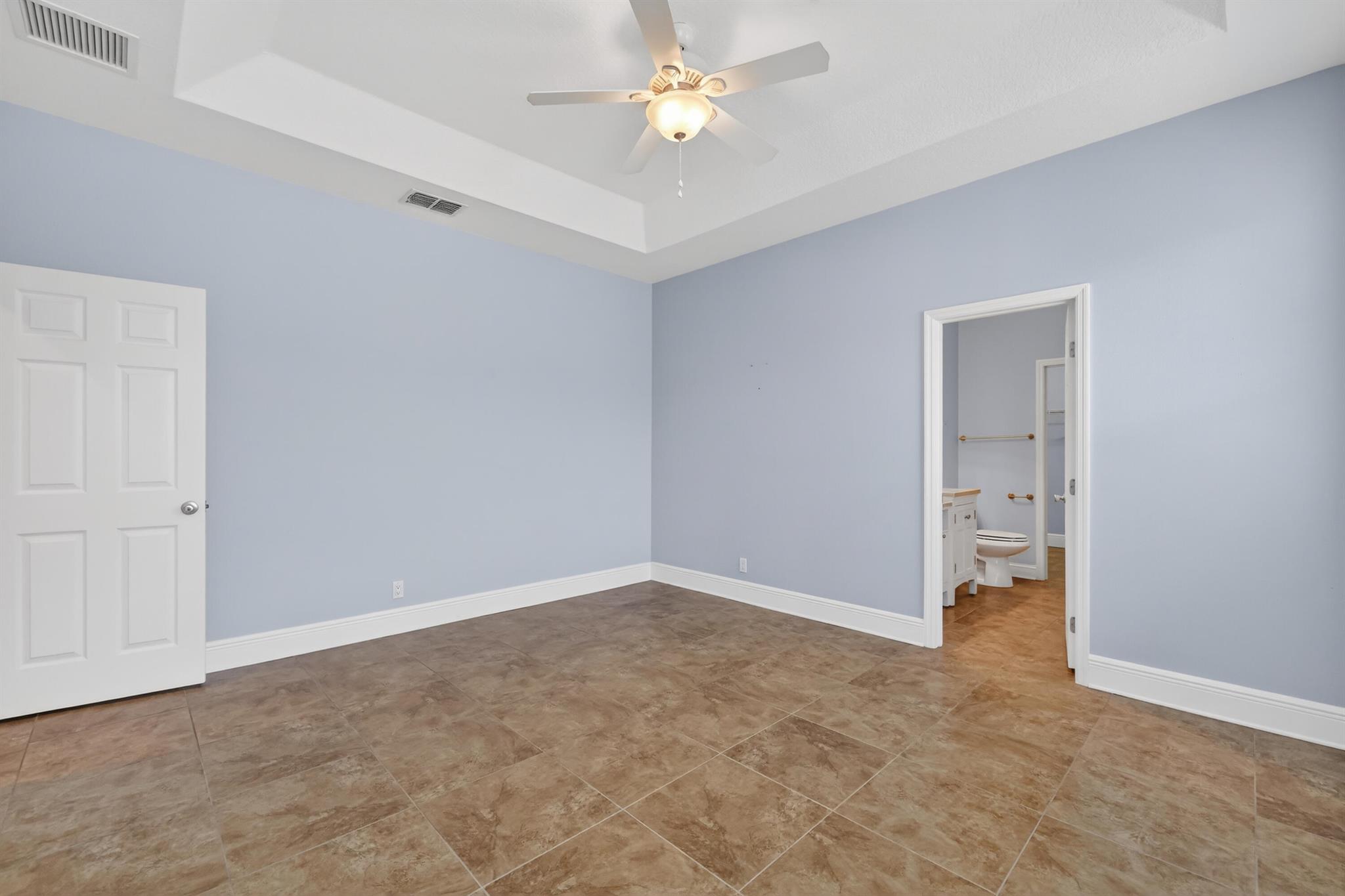 POINTE WEST CENTRAL VILLA - Residential