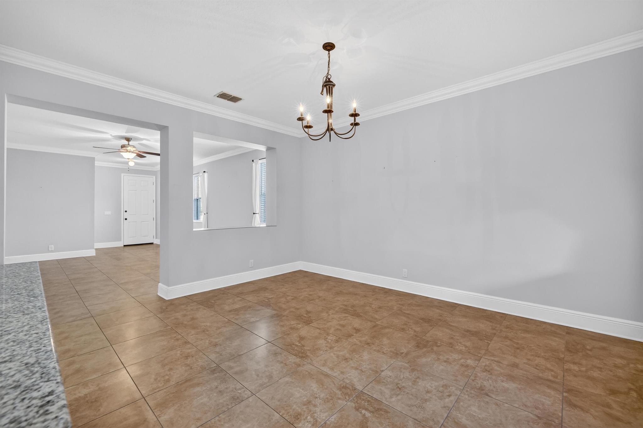 POINTE WEST CENTRAL VILLA - Residential