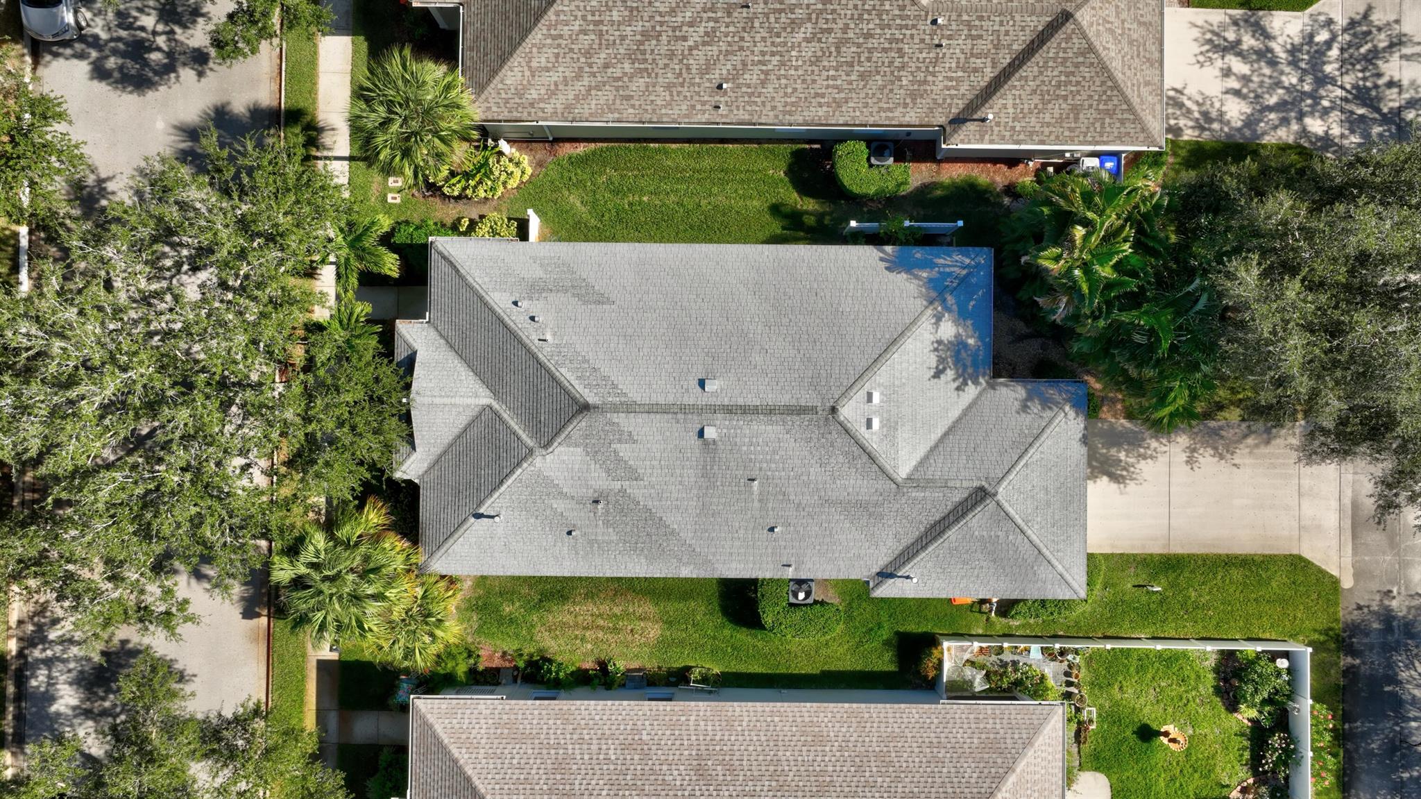 POINTE WEST CENTRAL VILLA - Residential