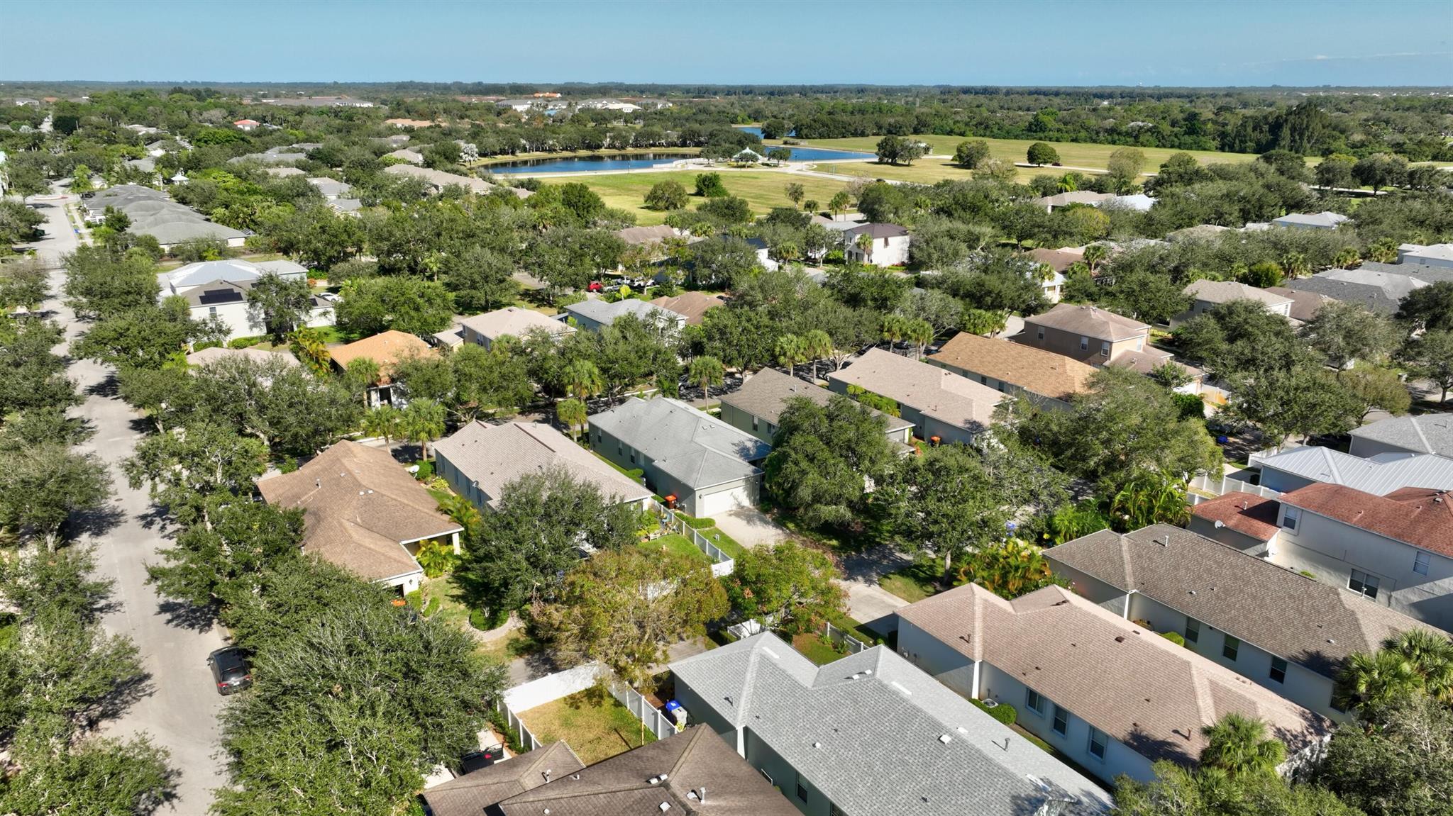 POINTE WEST CENTRAL VILLA - Residential