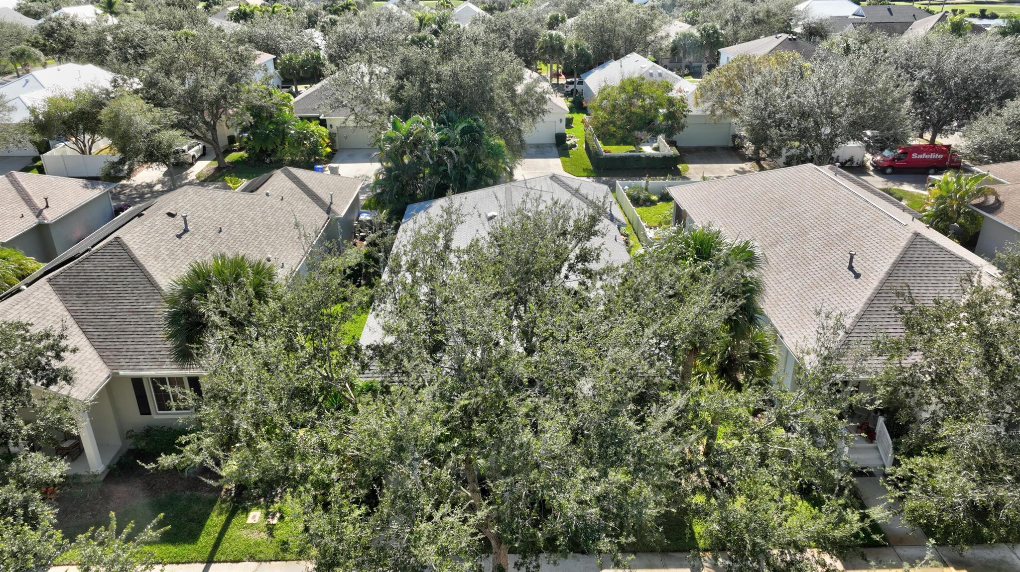 POINTE WEST CENTRAL VILLA - Residential