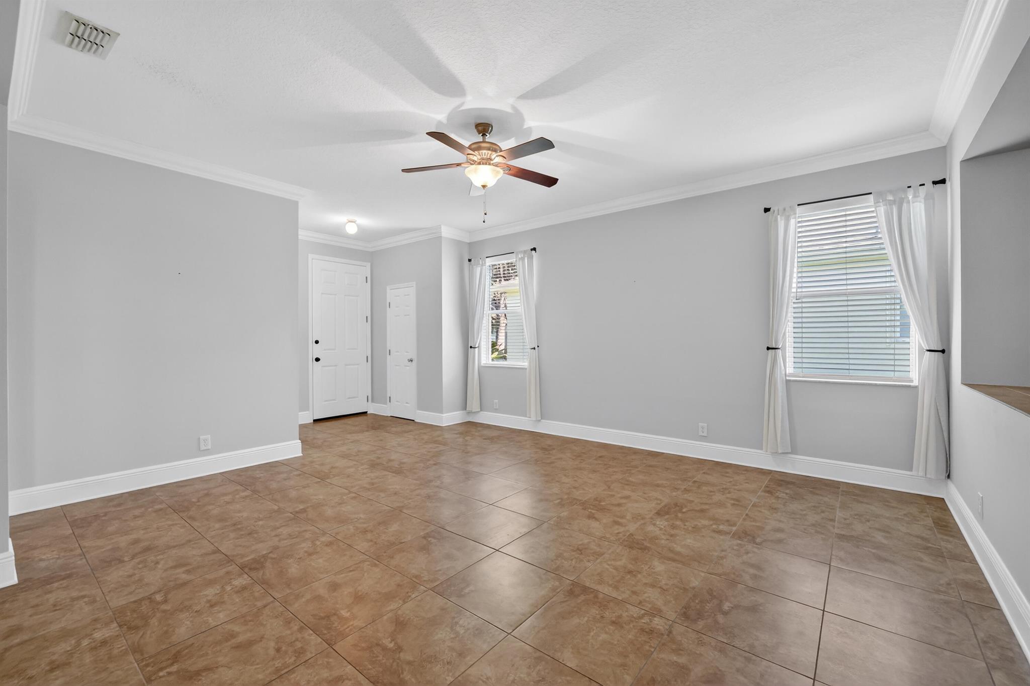 POINTE WEST CENTRAL VILLA - Residential