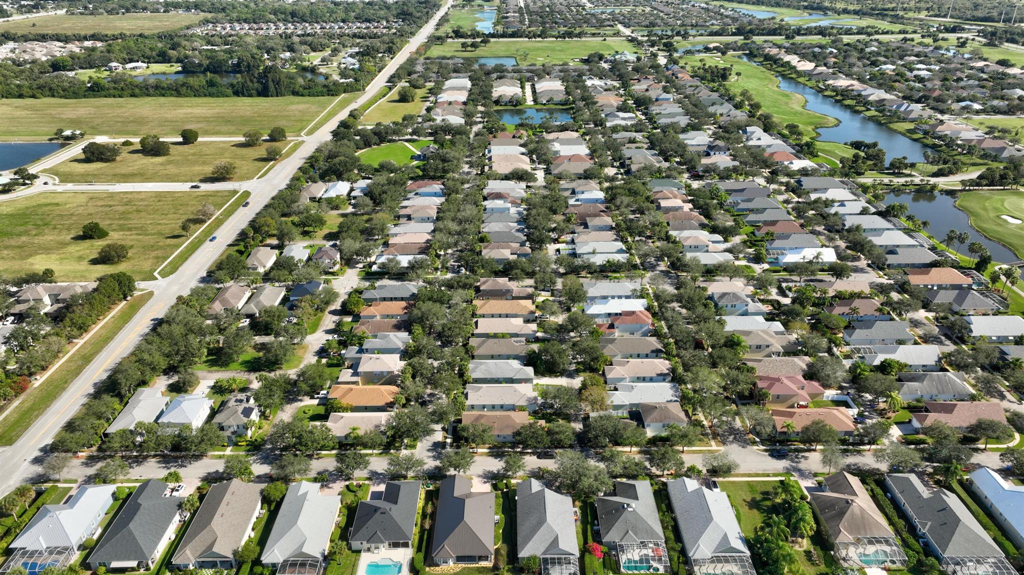 POINTE WEST CENTRAL VILLA - Residential