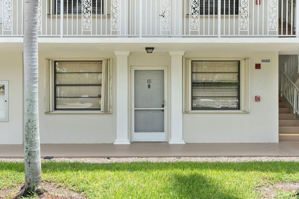 6061 Balboa Circle 105