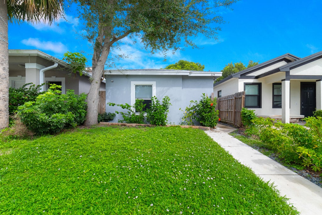 Photo of 224 N D Street, Lake Worth Beach, FL 33460 (MLS # R11126585)
