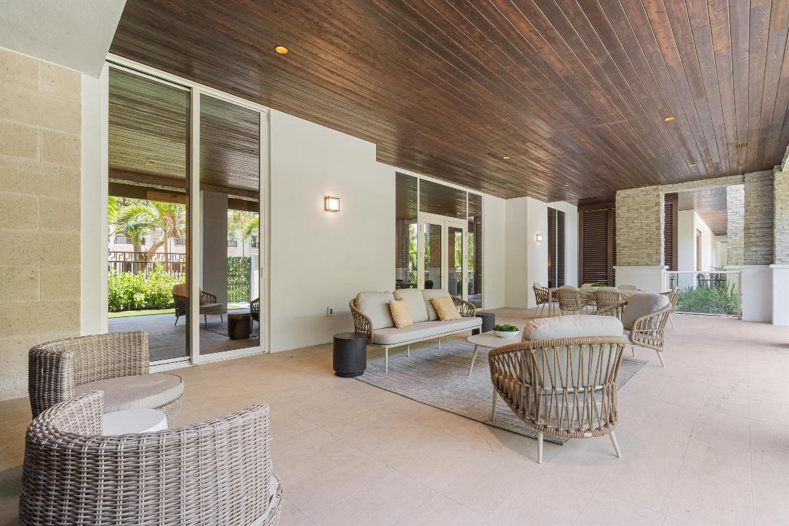 220 SE Mizner Boulevard 104