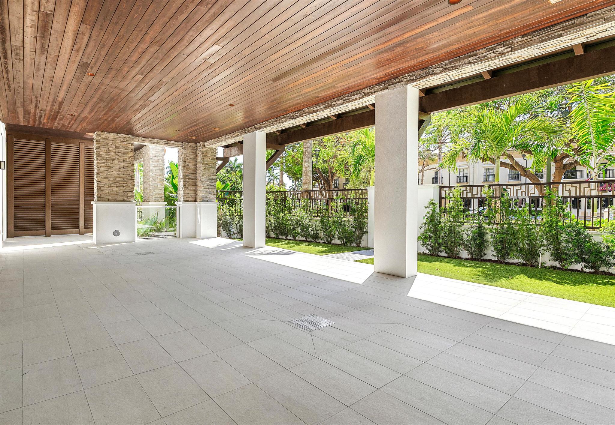 220 SE Mizner Boulevard Villa 104