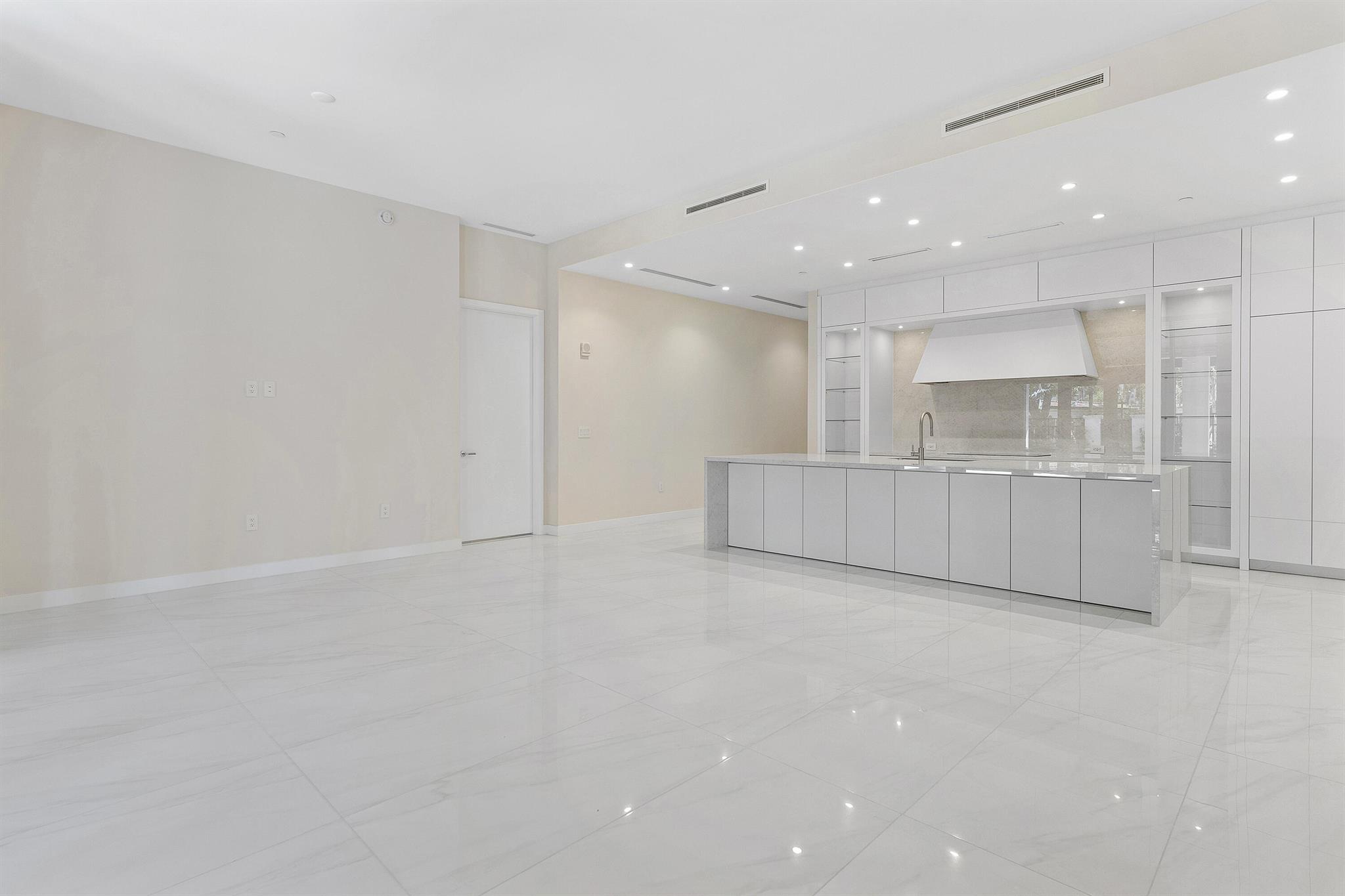 220 SE Mizner Boulevard Villa 104