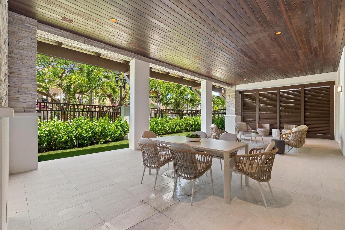 220 SE Mizner Boulevard 104