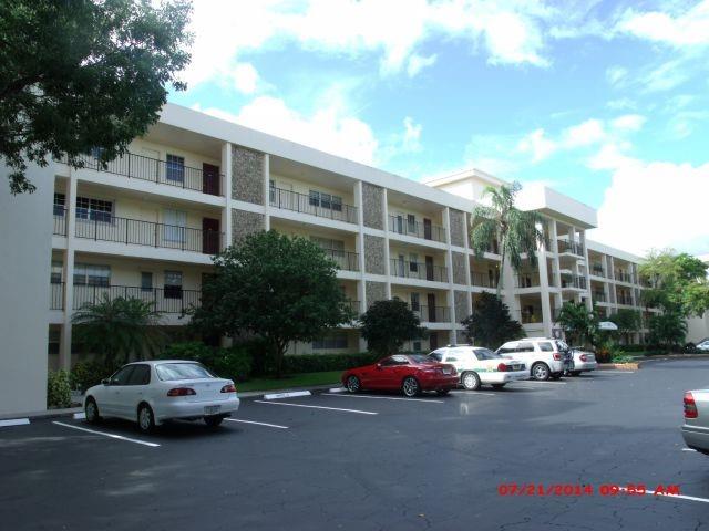 Photo 1 of 23 of 2800 N Palm Aire Dr 301 condo