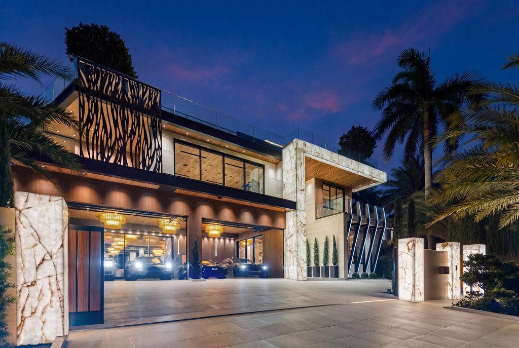 Photo of 513 Middle River Drive, Fort Lauderdale, FL 33304 (MLS # B26018972)