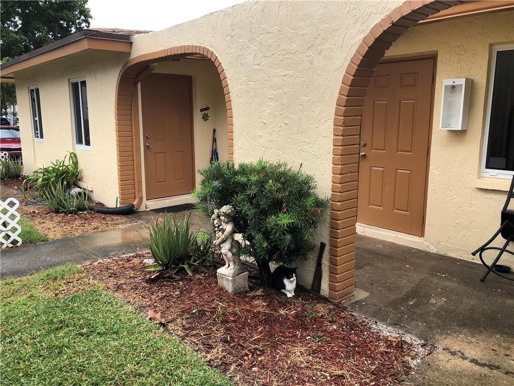 READY FOR MOVE IN 3 BEDROOM ONE BATHROOM APARTMENT LOCATED IN A TRIPLEX IN THE SUNSHINE VILLAS COMMUNITY. THE INTERIOR HAS BEEN FRESHLY PAINTED, WOOD FLOORING, UPDATED BATHROOM, VANITY & TILE. EASILY ACCESSIBLE