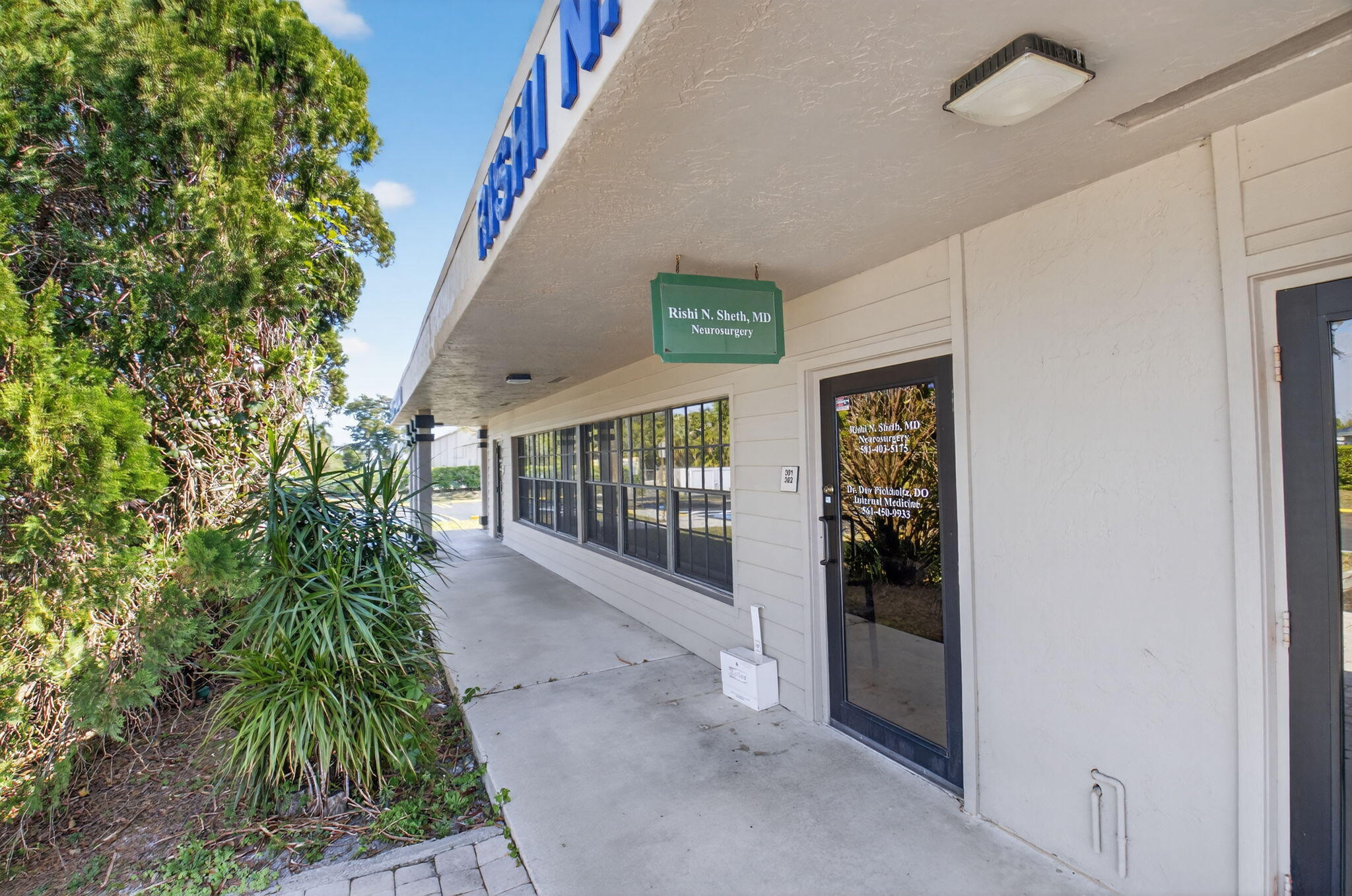 5341 Atlantic Avenue 301