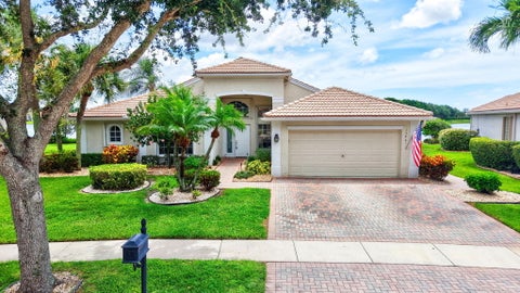 Photo of 13461 Barcelona Lake Circle, Delray Beach, FL 33446 (MLS # B26038268)