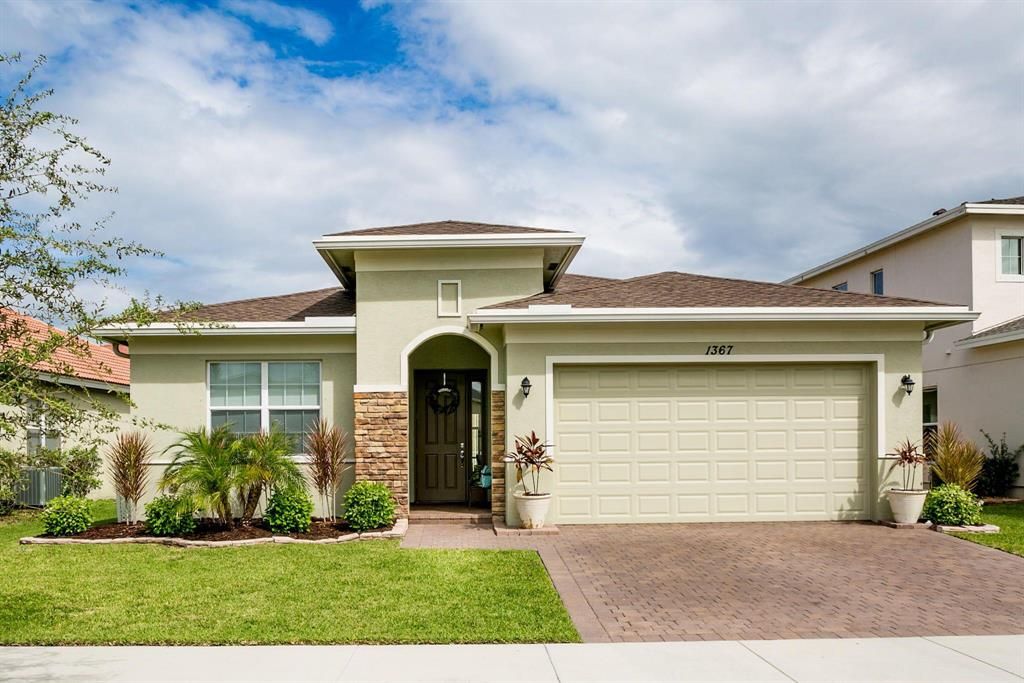 Photo of 1367 NW Leonardo Circle Circle Cir, Port St Lucie, FL 34986 (MLS # R10698644)