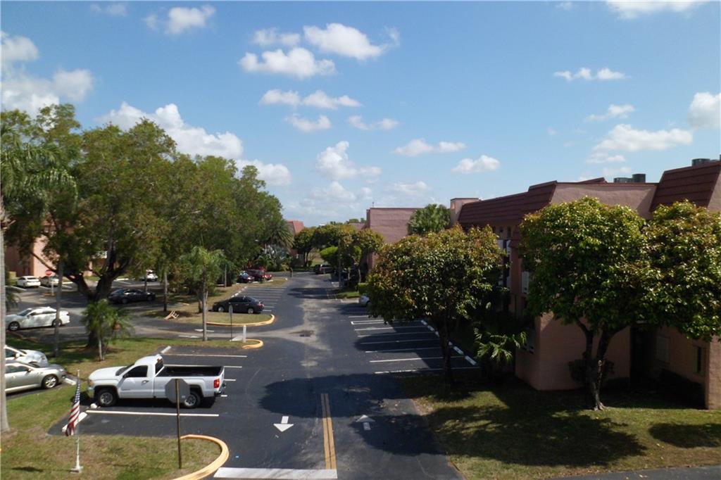 SUNRISE LAKES PHASE III - Residential